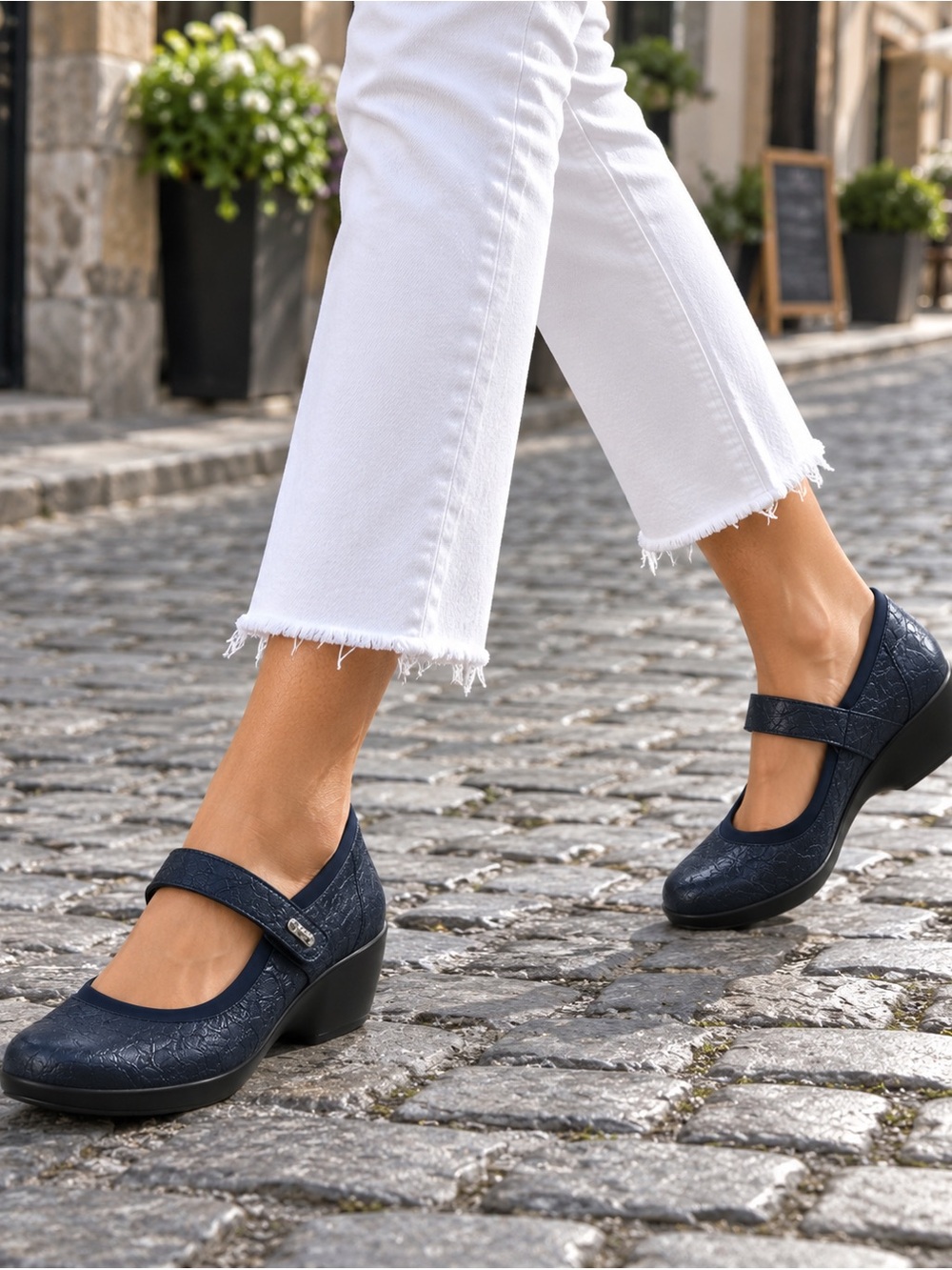 YUU Retro 90’s Women’s  Navy Mary Jane Shoes Sz 9